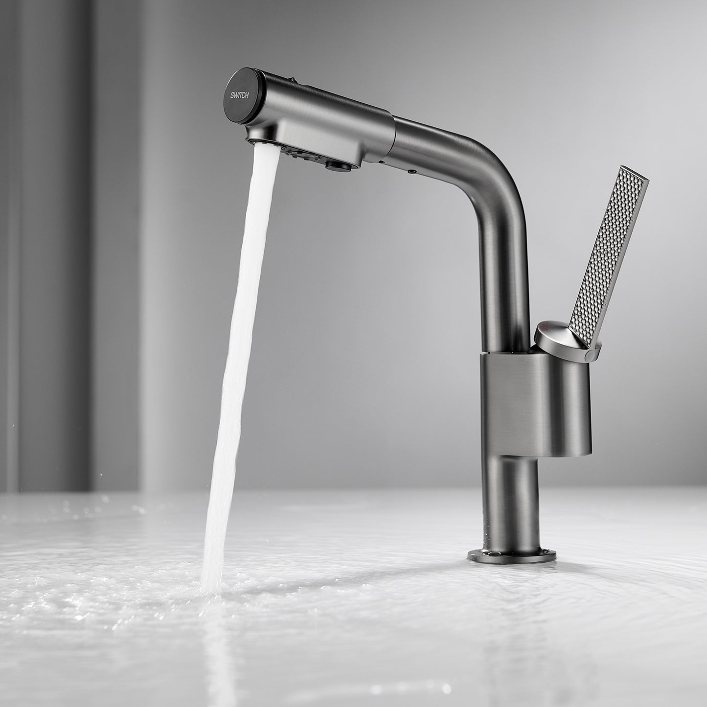 Smart Bathroom Faucet with Temperature Display - Pull-Out Sprayer & 360° Swivel Spout